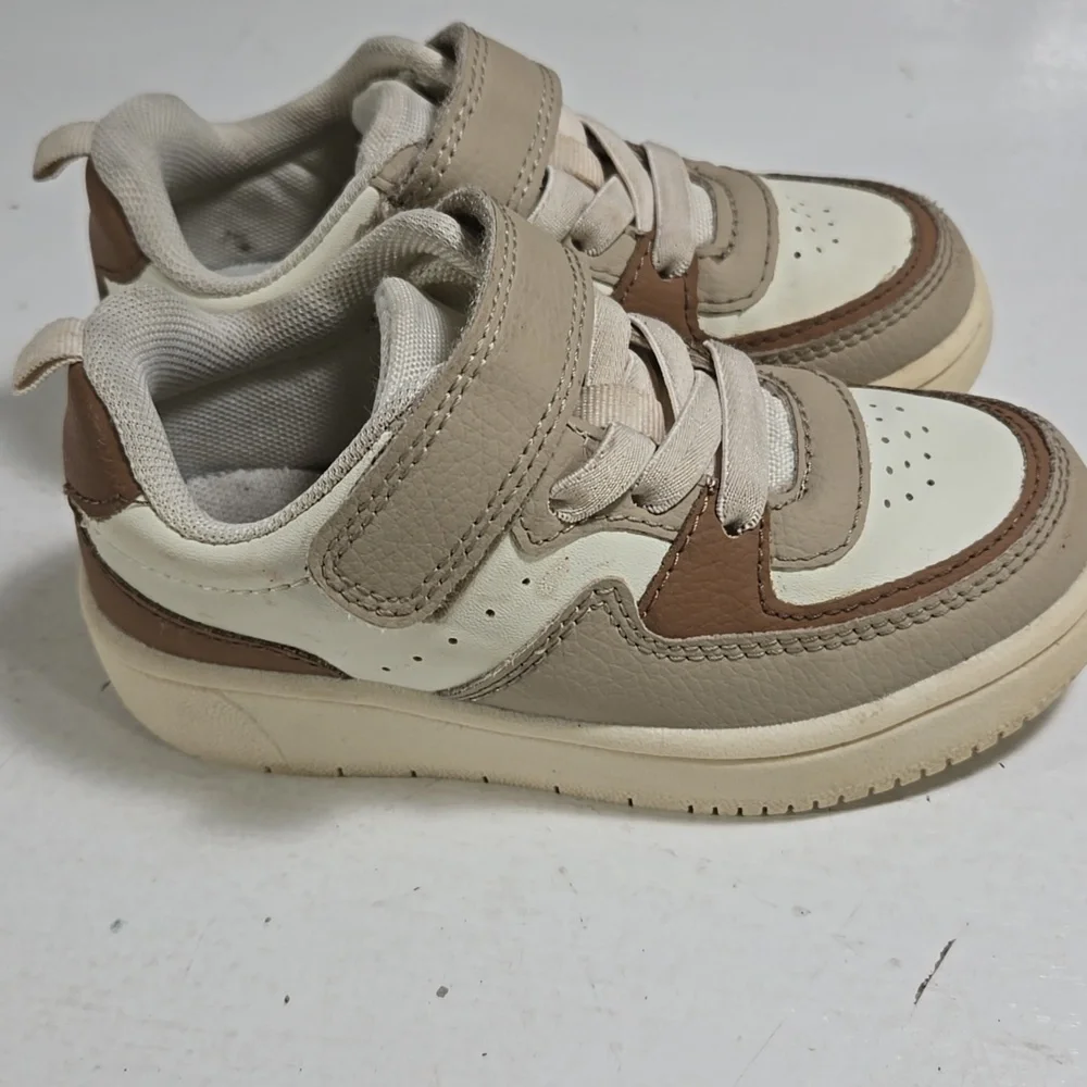 H&M Kids Tan Loafers and Cream & Tan Sneakers size 8 25